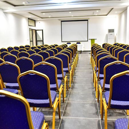 Robert'S Hotel Abidżan Zewnętrze zdjęcie