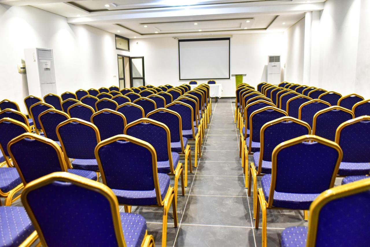 Robert'S Hotel Abidżan Zewnętrze zdjęcie