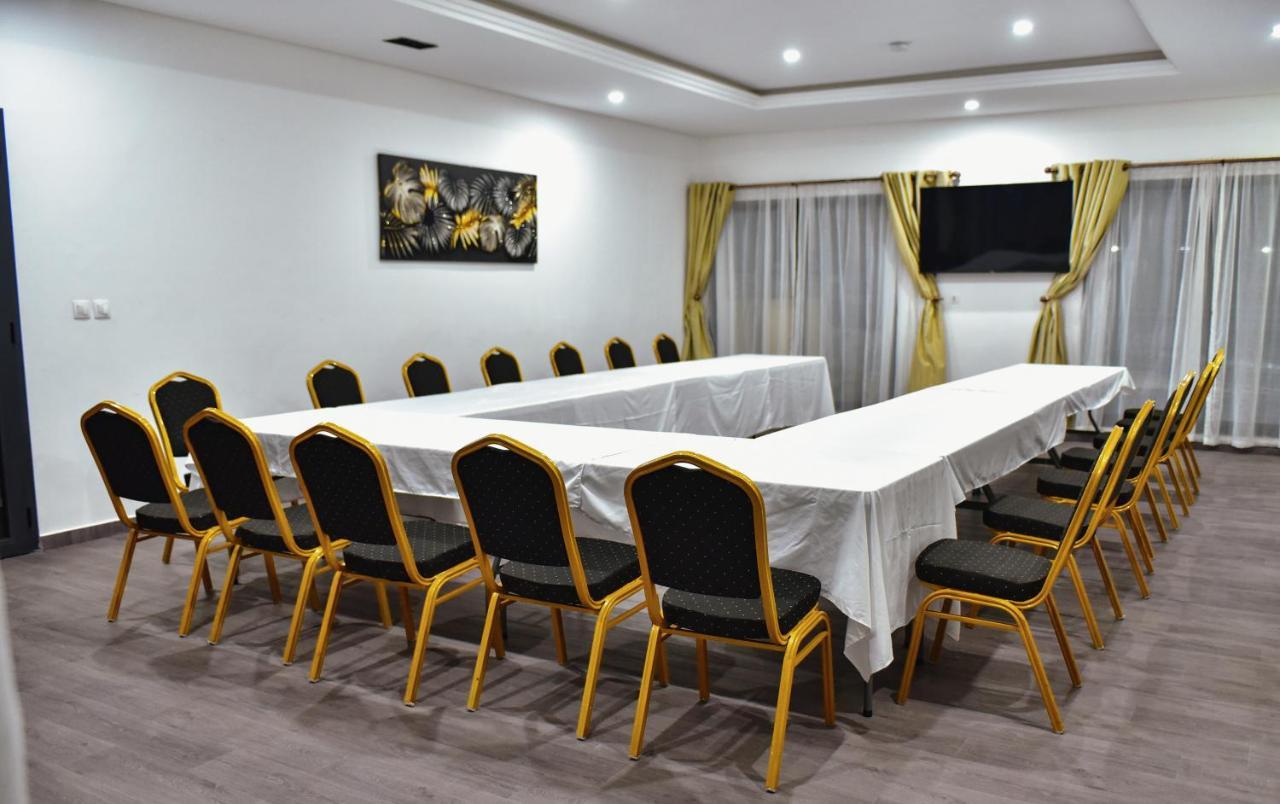 Robert'S Hotel Abidżan Zewnętrze zdjęcie