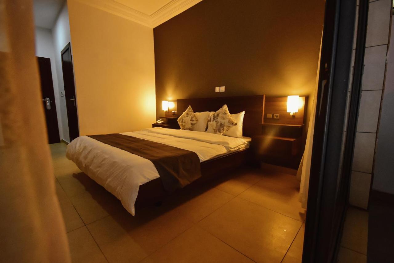 Robert'S Hotel Abidżan Zewnętrze zdjęcie