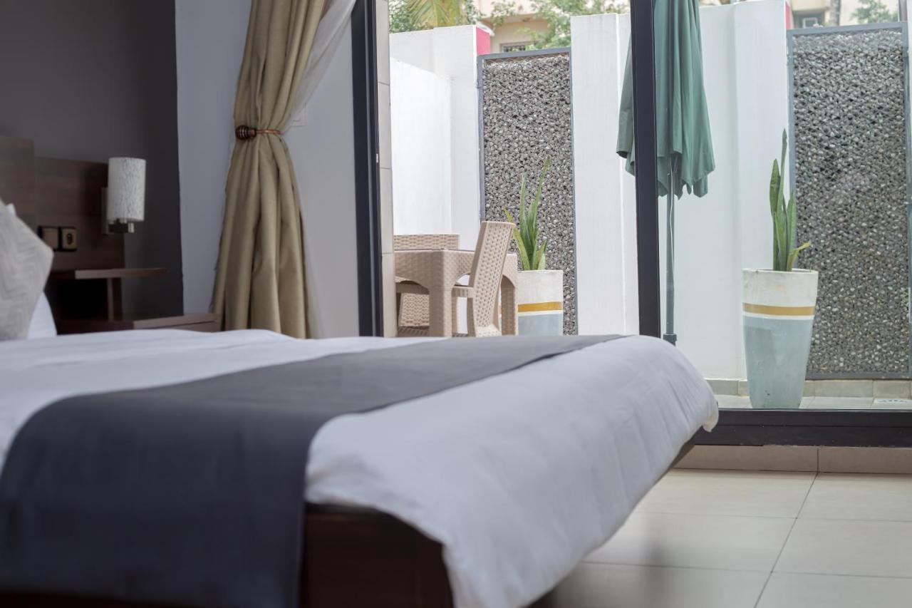 Robert'S Hotel Abidżan Zewnętrze zdjęcie