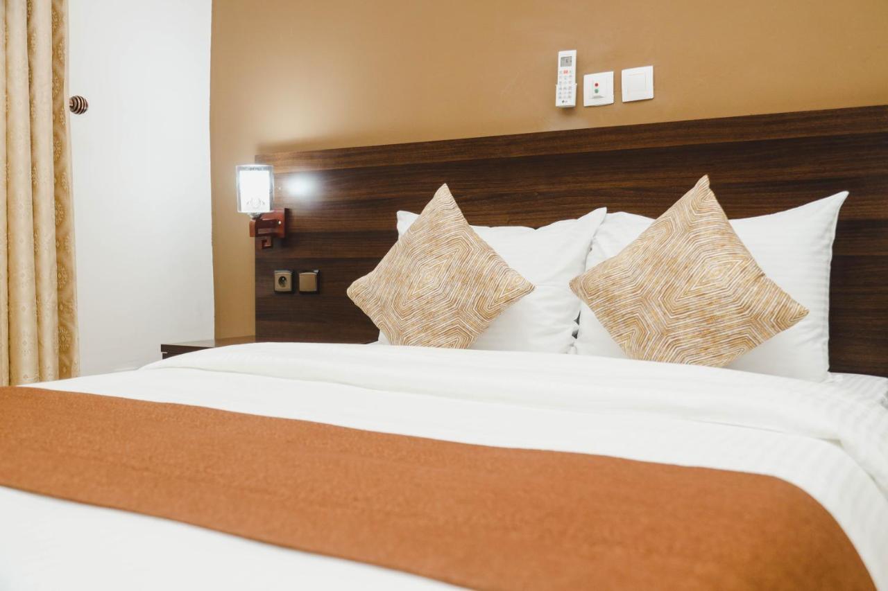 Robert'S Hotel Abidżan Zewnętrze zdjęcie