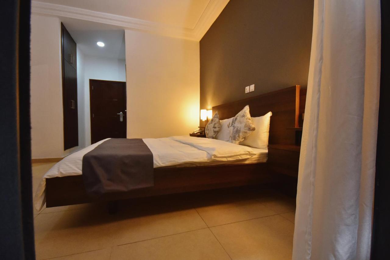 Robert'S Hotel Abidżan Zewnętrze zdjęcie